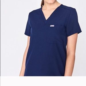 Figs scrub top